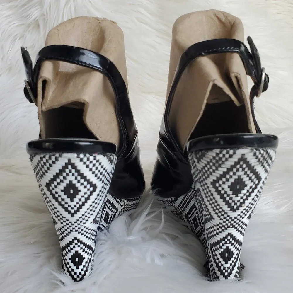 Audrey Brooke Black/White Espadrilles Peep Toe Wedge Sandals SZ 8